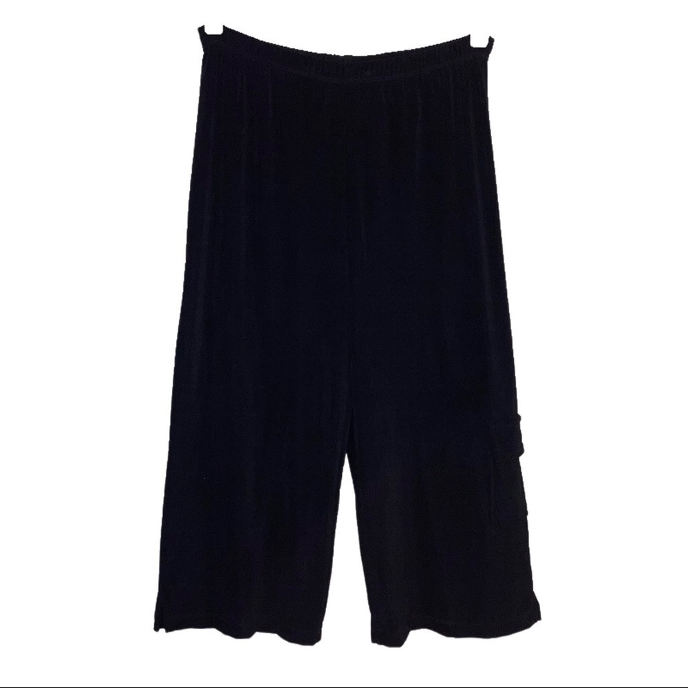 Chico’s Traveler Cargo Pocket Crop Pants 1